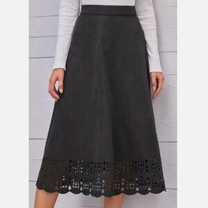 Emery Rose High Waist Laser Cut Scallop Trim Skirt Black Size Medium
